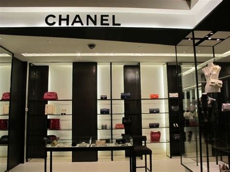 chanel boutique at saks.